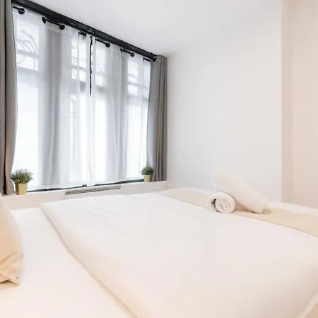 Centre - Flat With Terrace! *