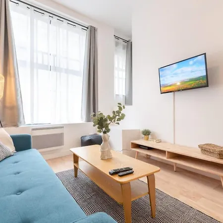 Centre - Flat With Terrace!